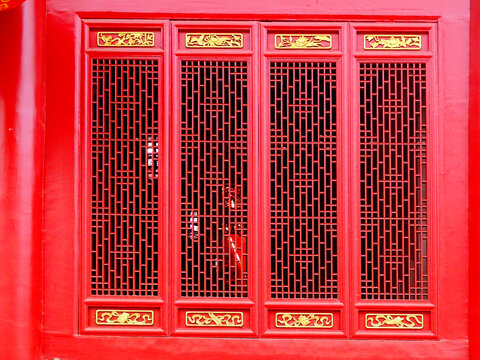古典红色窗户