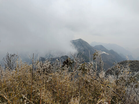 高山积雪