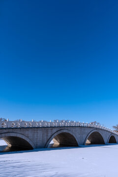 冬天雪后的中国沈阳北陵公园