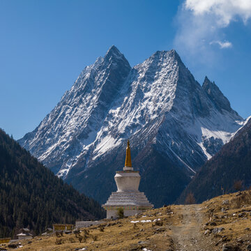 四姑娘山