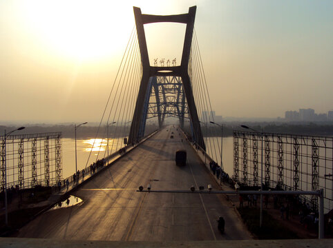 2013年的湘潭莲城大桥