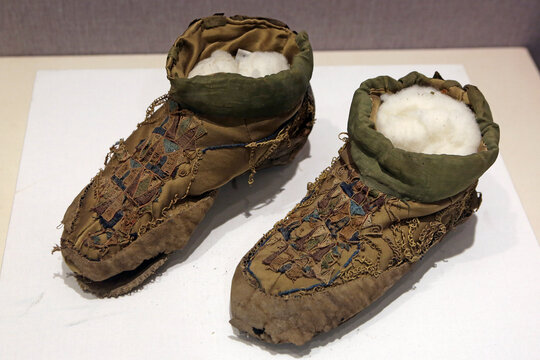 新疆古代棉鞋