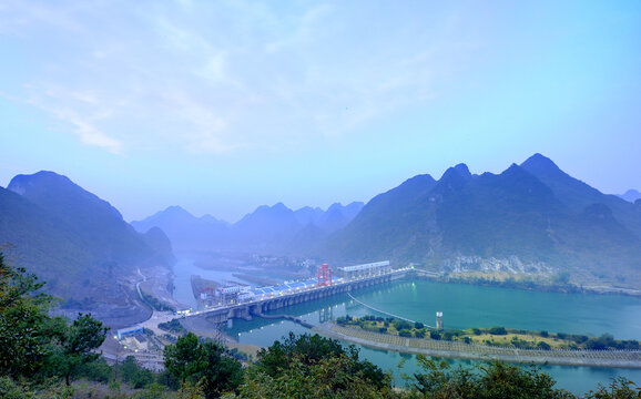 山峰河流山水风光