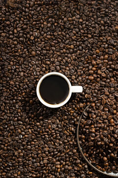一杯咖啡咖啡豆图片