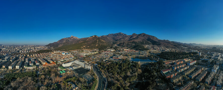 宽幅泰安虎山公园风光大图