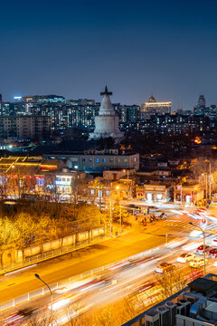 北京白塔寺业夜景竖版