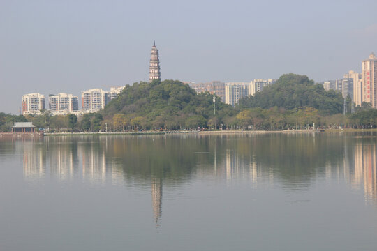 广东顺德顺峰山公园青云塔