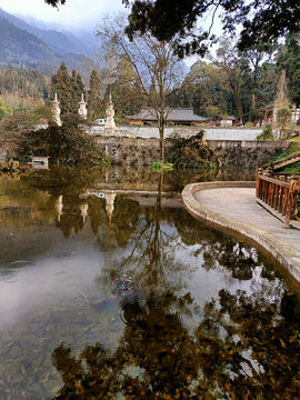 云峰寺舍利塔水景