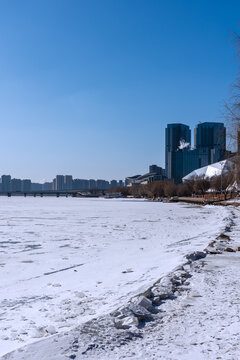 冬天雪后中国沈阳五里河公园