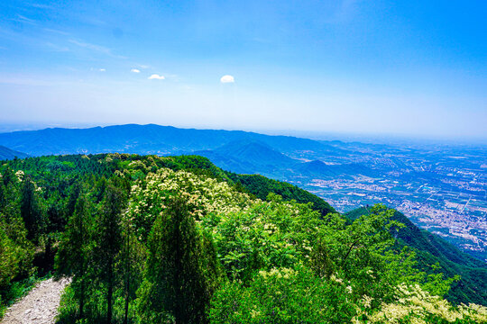 阳台山