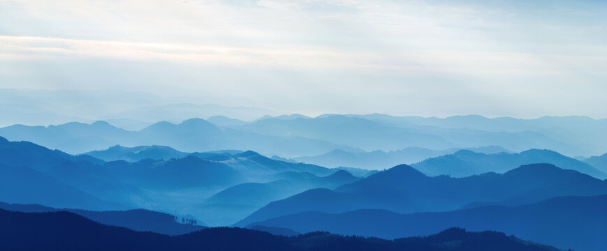 山峦叠嶂