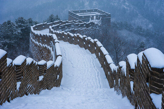 雪后金山岭长城