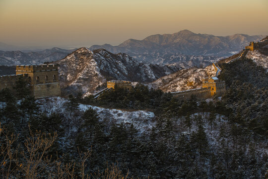 雪后金山岭长城