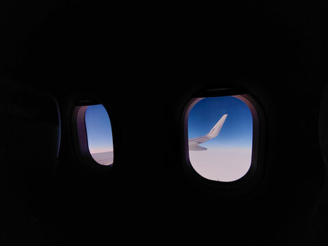 飞机窗外