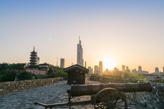 日落中国南京的明代城墙