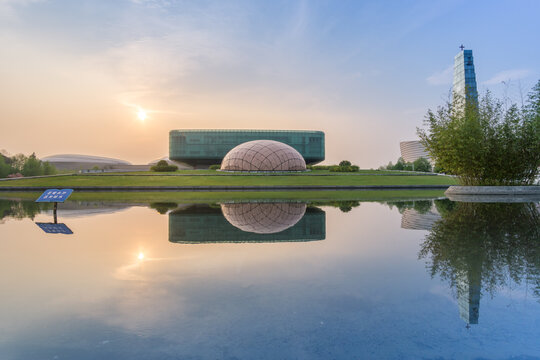 夕阳下的南京城市地标建筑