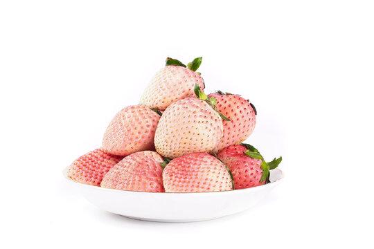 新鲜淡雪草莓