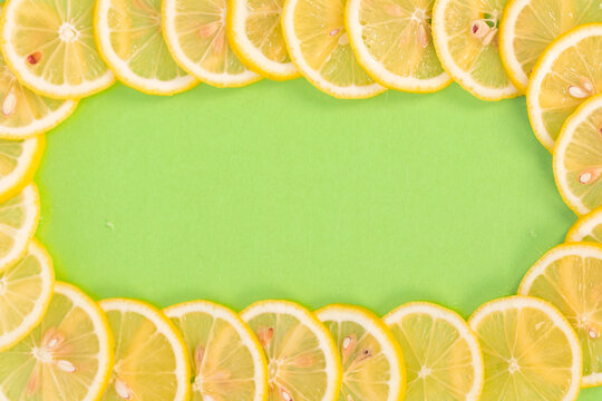 柠檬片创意绿色背景