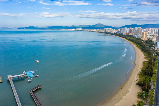 航拍海南三亚湾度假区沙滩海景