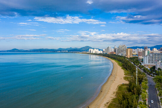 航拍海南三亚湾度假区沙滩海景