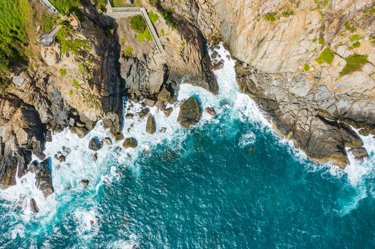 航拍海南陵水分界洲岛海边岩石