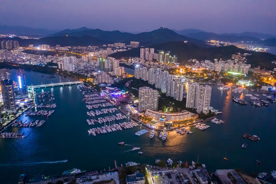 航拍海南三亚鸿洲游艇码头夜景