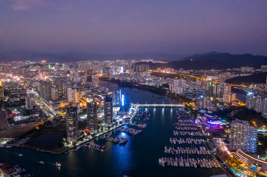 航拍海南三亚鸿洲游艇码头夜景