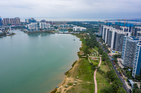 航拍海南海口新埠岛海景房建筑