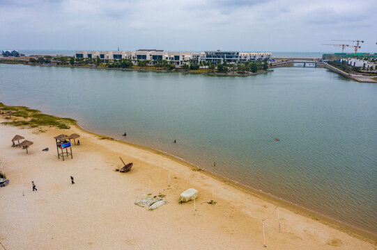 航拍海口新埠岛碧海银滩公园