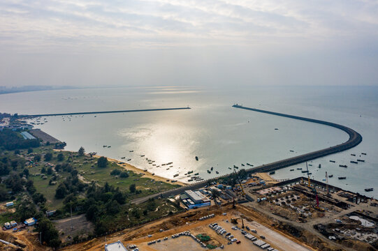 航拍粤海铁路海南海口轮渡南港