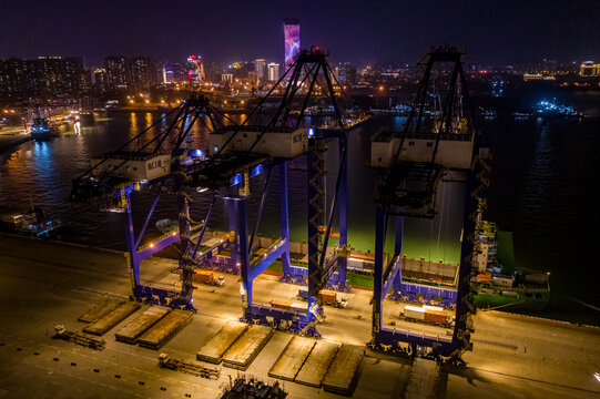 航拍海口港集装箱码头港口夜景