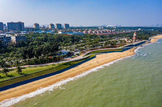 航拍海口西秀海滩公园热带海景