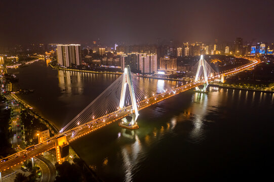 航拍海口世纪大桥夜景灯光秀