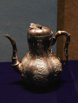 银制茶壶