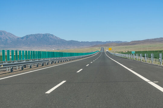 新疆塔城的道路公路背景