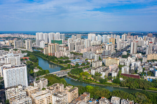 航拍海南海口美舍河城市内河