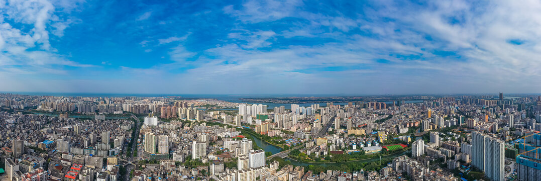 航拍海南海口美舍河城市全景图