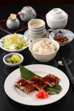 蒲烧鳗鱼套餐