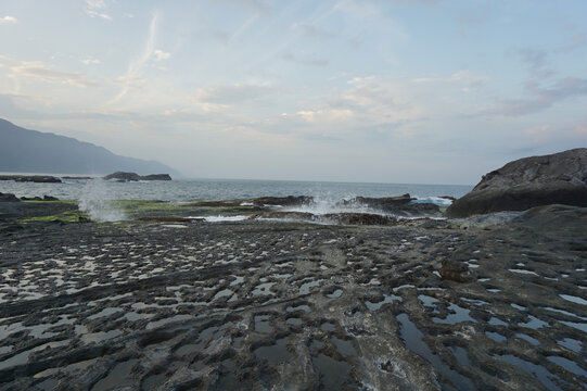 岩石海浪