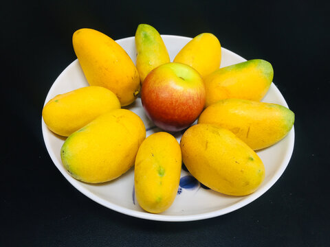小台农芒摆盘
