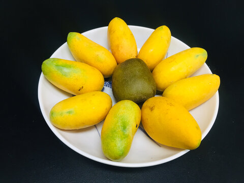 小台农芒摆盘