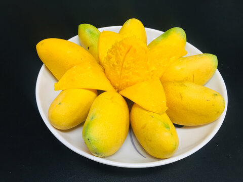 小台农芒摆盘