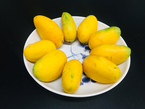 小台农芒摆盘