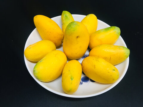 小台农芒摆盘