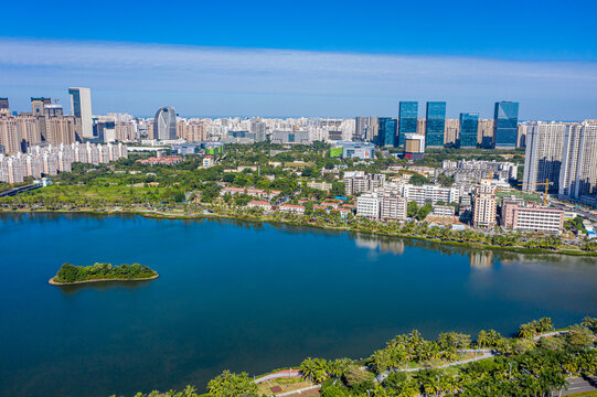 航拍海口红城湖公园城市湿地湖