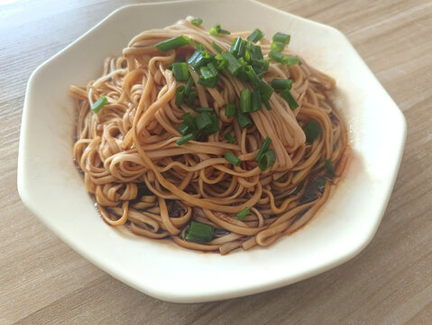 面食葱油拌面