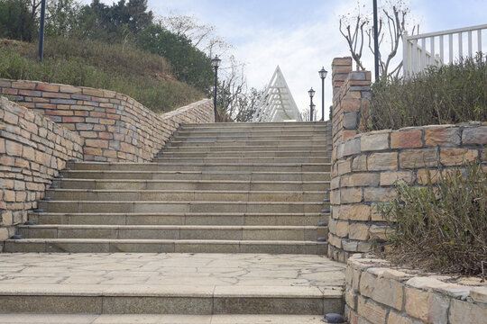 龙泉山城市森林公园步道石梯