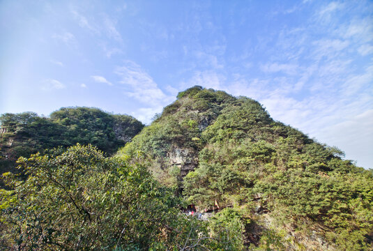 圣山山巅二仙岩