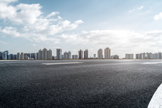 沥青地面和城市景观