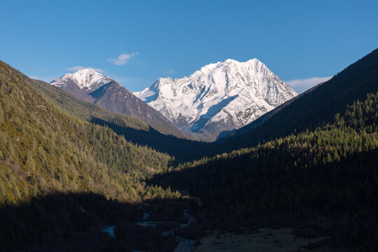 川西雅拉雪山